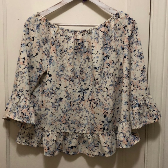 Women’s off the shoulder top - Picture 3 of 3